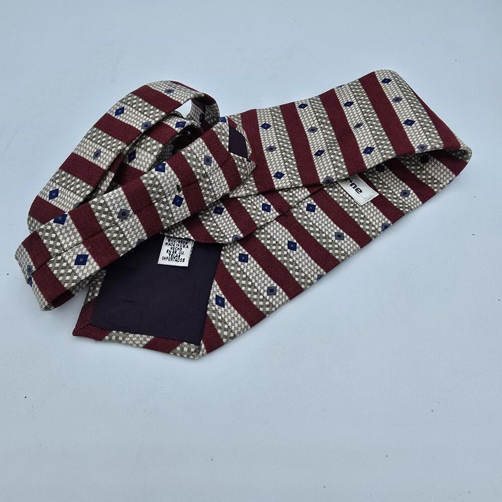 Claiborne Men's Silk Tie Red Biege Necktie  4"x57" Formal Vintage - Picture 3 of 6